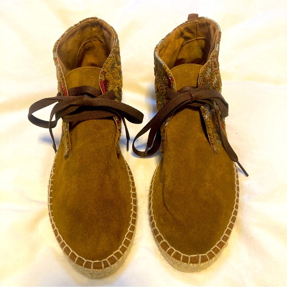 Veracruz Artisans Embroidered Suede Ankle Boots - Picture 10 of 11